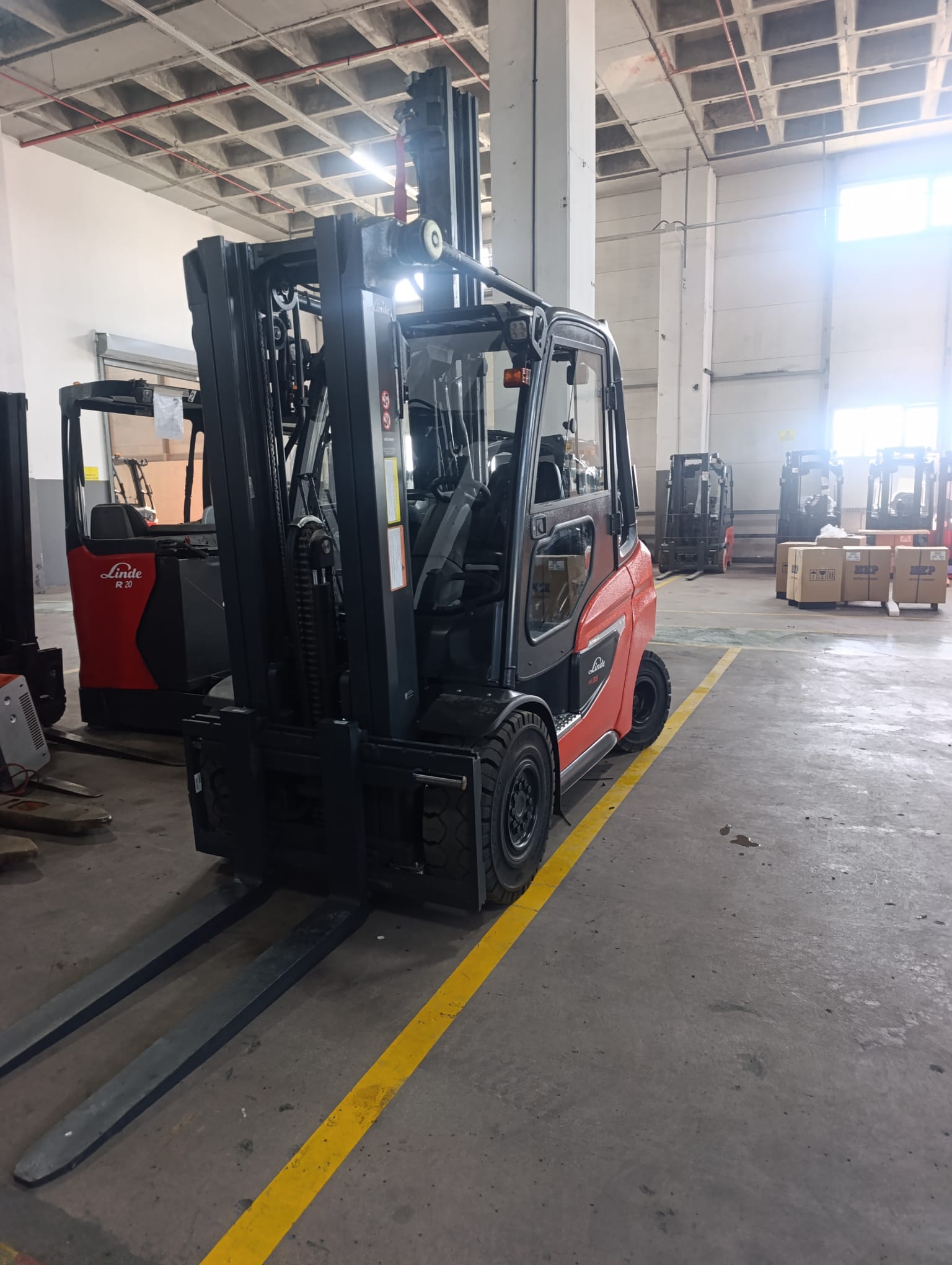Linde forklift ön görünüm